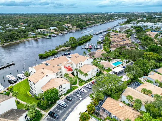 $4,000 | 827 Oak Harbour Drive, Juno Beach, FL 33408