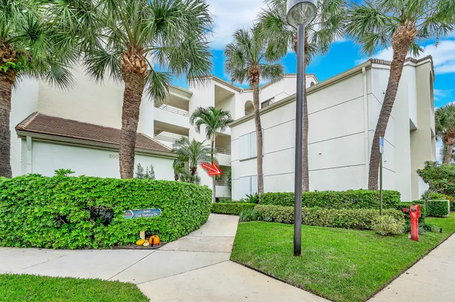 $4,000 | 827 Oak Harbour Drive, Juno Beach, FL 33408