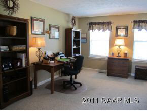 2544 North River Road Bridgewater, VA 22812 - Photo 2 of 20 a living room with furniture