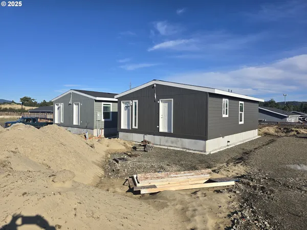 $340,000 | 5287 Maple Street, Florence, OR 97439