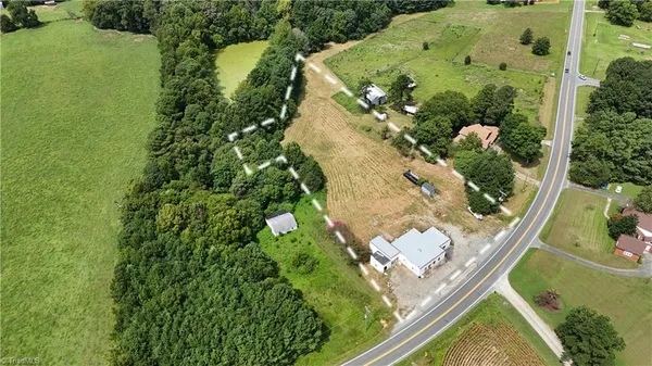 $250,000 | 1610 Highway 61, Whitsett, NC 27377