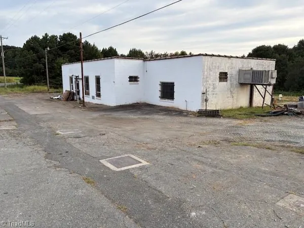 $250,000 | 1610 Highway 61, Whitsett, NC 27377