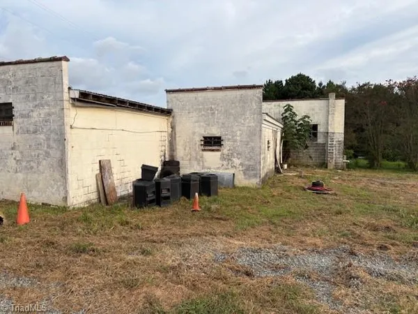 $250,000 | 1610 Highway 61, Whitsett, NC 27377