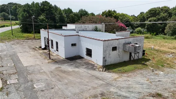$250,000 | 1610 Highway 61, Whitsett, NC 27377