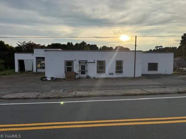 $250,000 | 1610 Highway 61, Whitsett, NC 27377