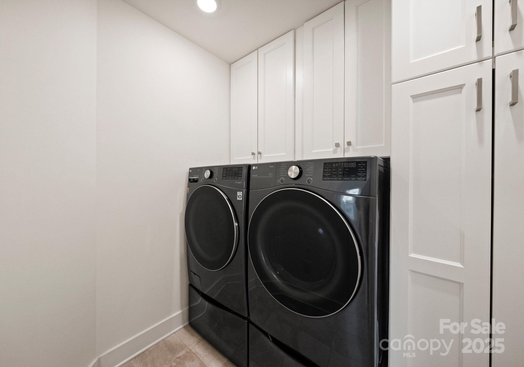 619-r L R L Stowe Road Belmont, NC 28012 - Photo 26 of 33 a utility room with dryer and washer