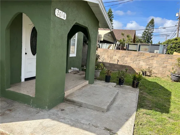 $719,500 | 2016 F Avenue, National City, CA 91950