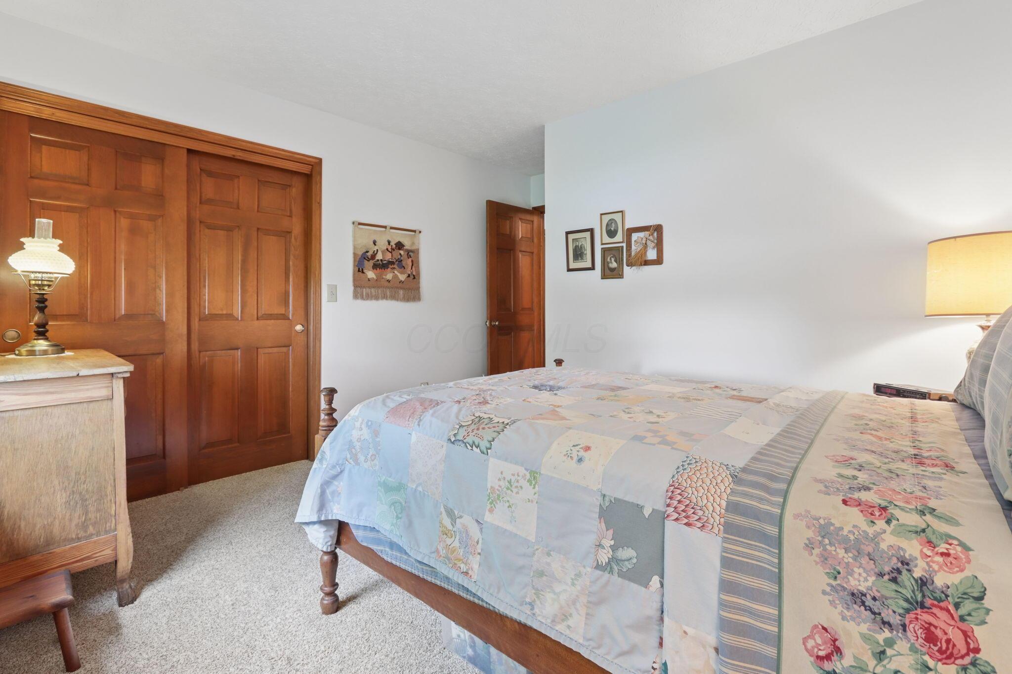 1525 Cole Road Columbus, OH 43228 - Photo 23 of 92