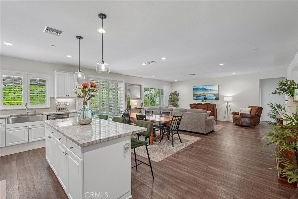 7846 Old Timber Court Riverside, CA 92507 - Photo 9 of 33 Kitchen