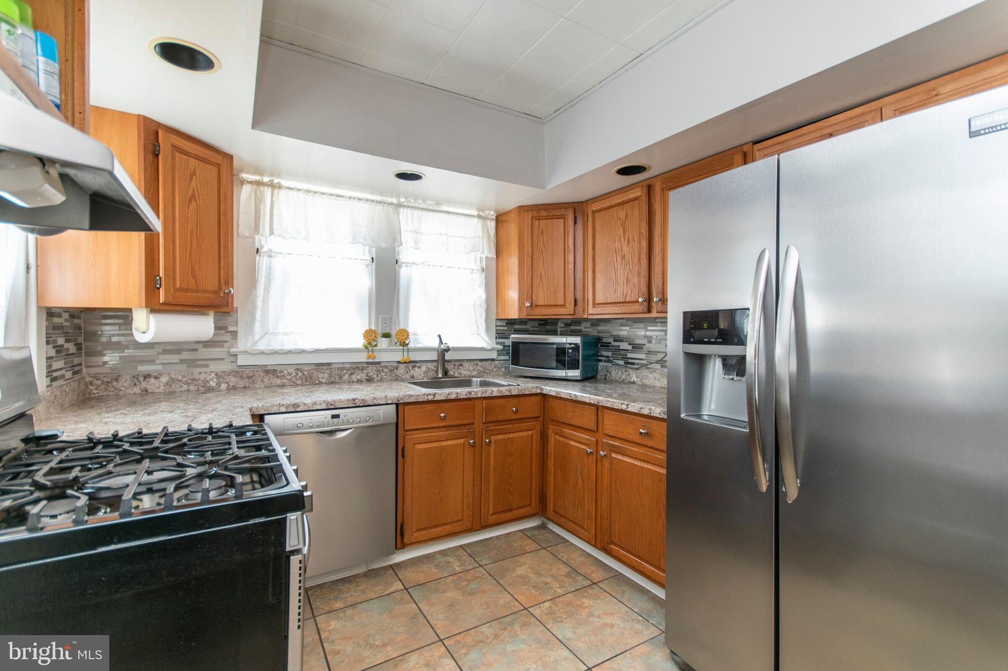 351 Oak Road Glenside, PA 19038 - Photo 8 of 20 Updated Kitchen with Stainless Steel appliances