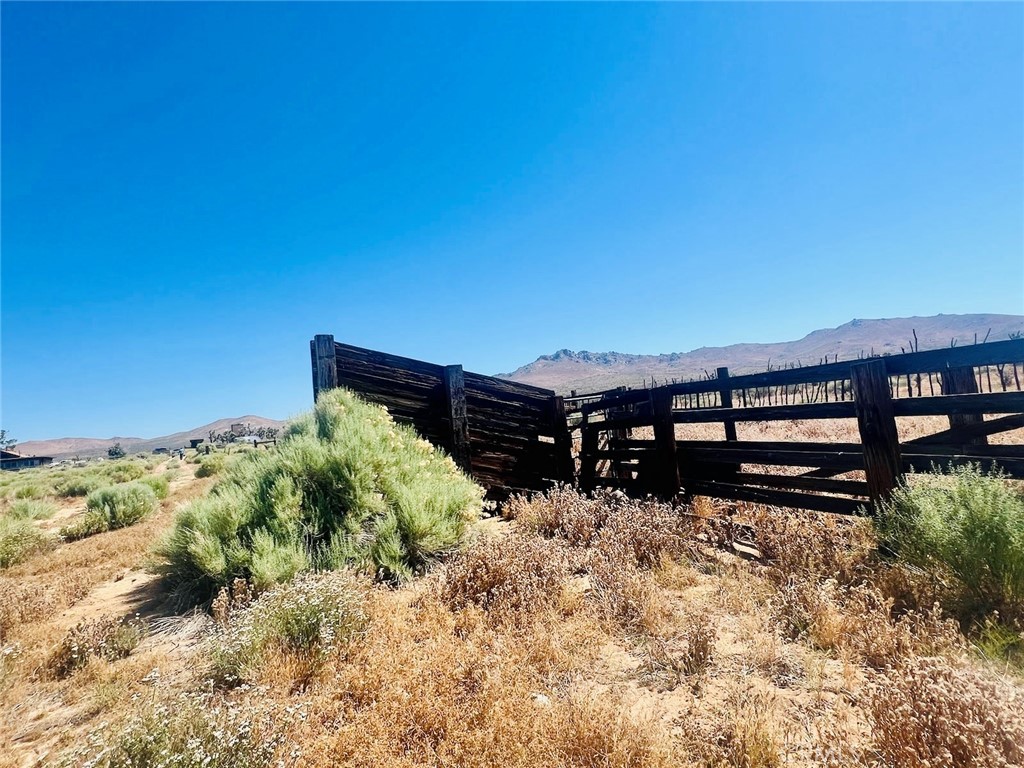 39602 Kelso Valley Road Weldon, CA 93283 - Photo 9 of 15