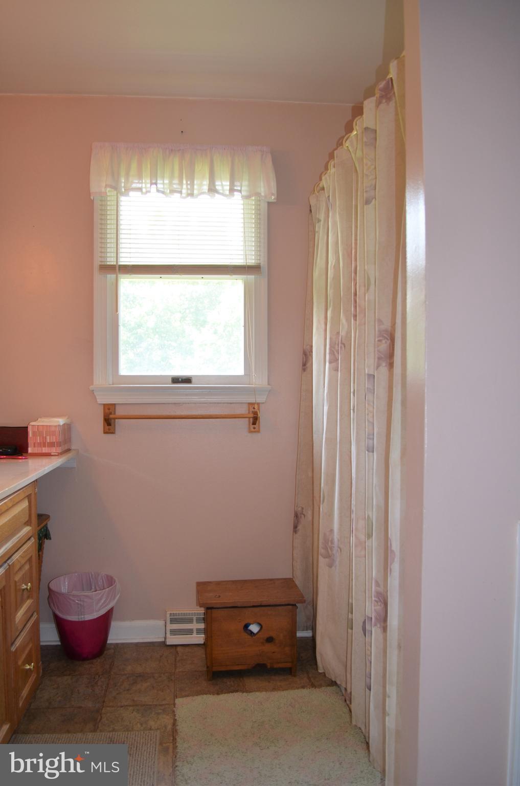 286 Magaha Road Ranson, WV 25438 - Photo 14 of 19 Bath