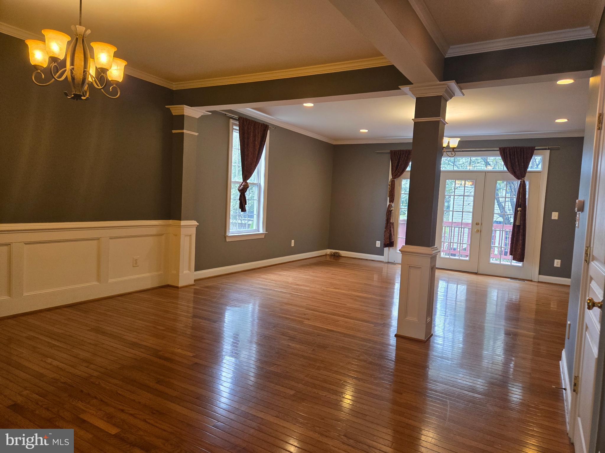 6444 5th Street Alexandria, VA 22312 - Photo 6 of 34 Spacious room with elegant details and light.