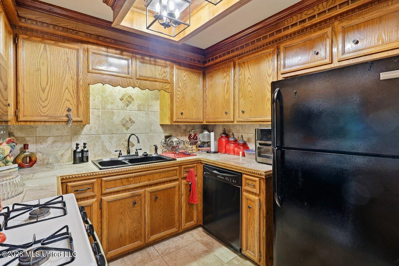 466 Lee Street Byram, MS 39272 - Photo 14 of 25 Lee Kitchen - Copy