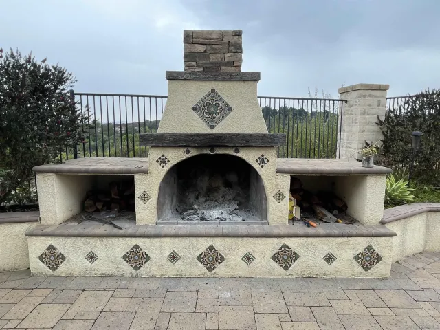 a view of a backyard with barn and a garden