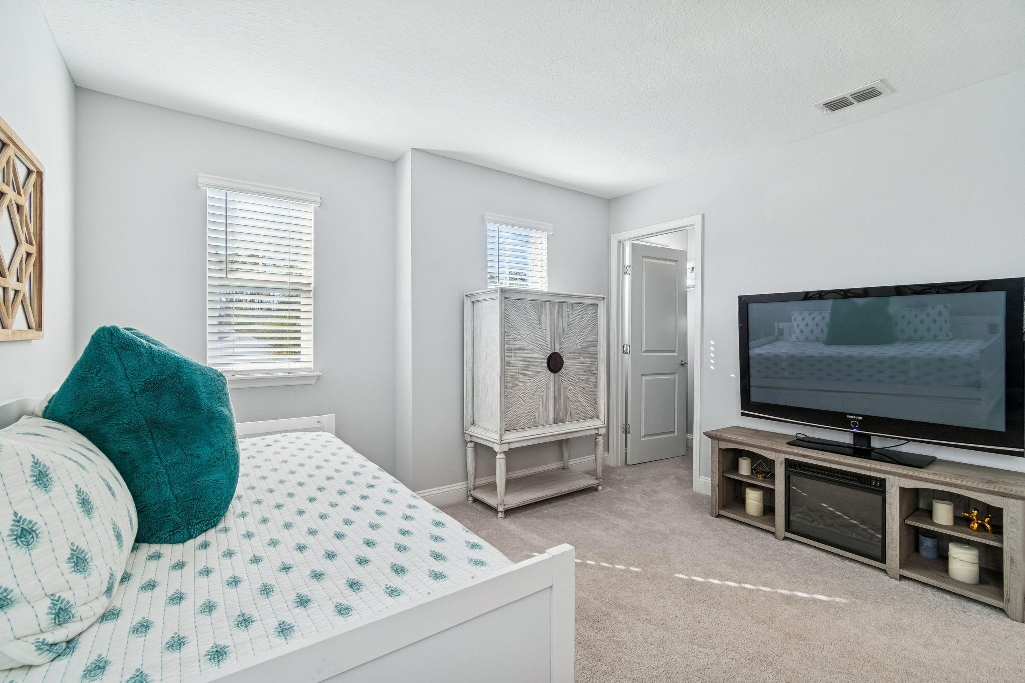 262 Killarney Avenue St. Johns, FL 32259 - Photo 56 of 100 Carpeted bedroom featuring baseboards