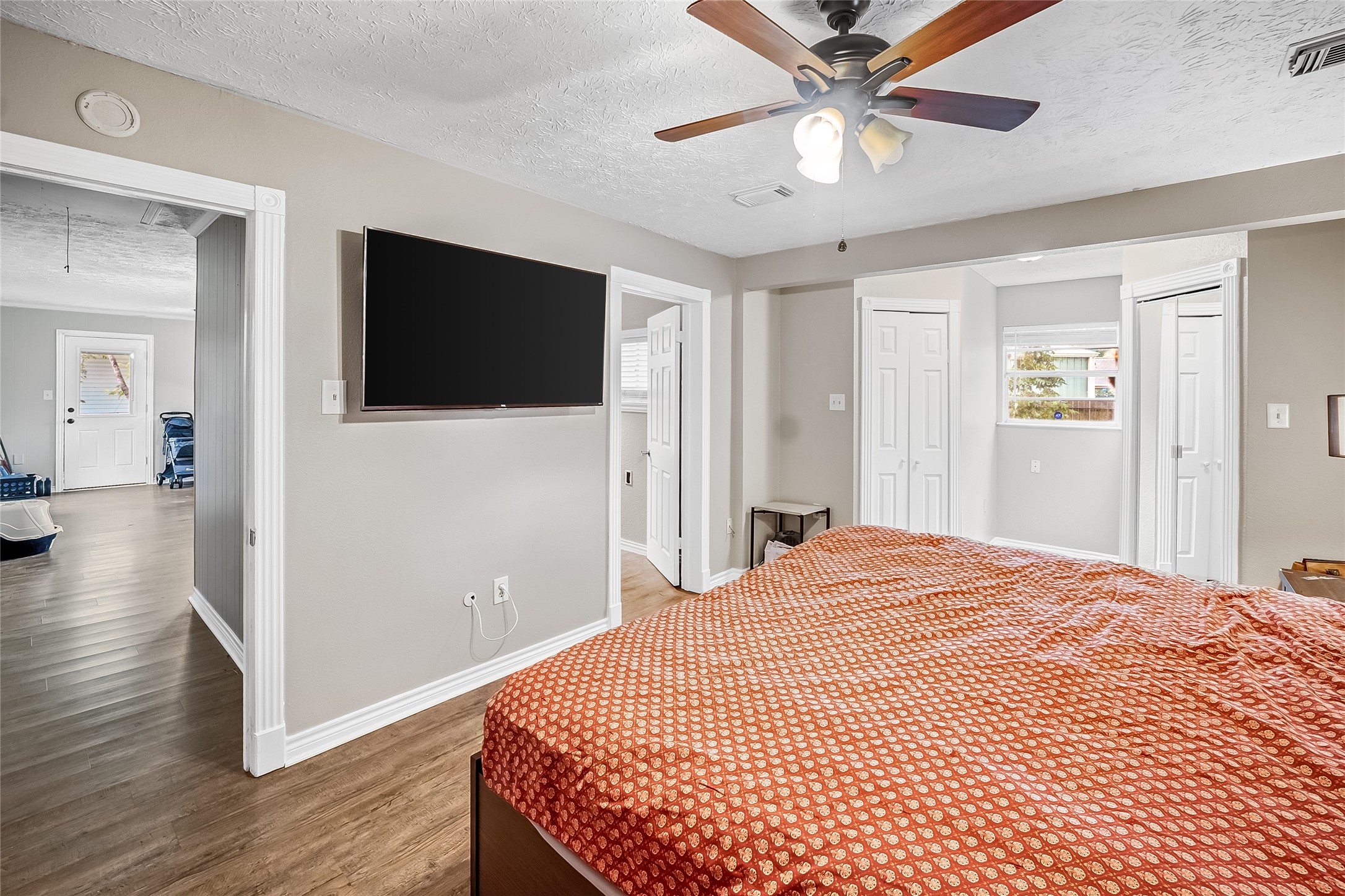 705 Akers Street Angleton, TX 77515 - Photo 8 of 15