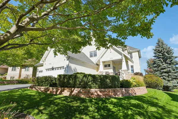 $775,000 | 9112 Woodhill Drive, Savage, MN 55378