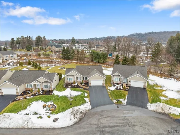 $545,000 | 167 Edwards Falls Lane, Manlius, NY 13104