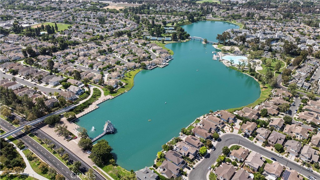 20 Havenwood Irvine, CA 92614 - Photo 24 of 34 Aerial view of lake