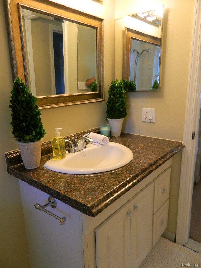 3134 Summers Road Keego Harbor, MI 48320 - Photo 12 of 18 Lovely Updated Full Bath