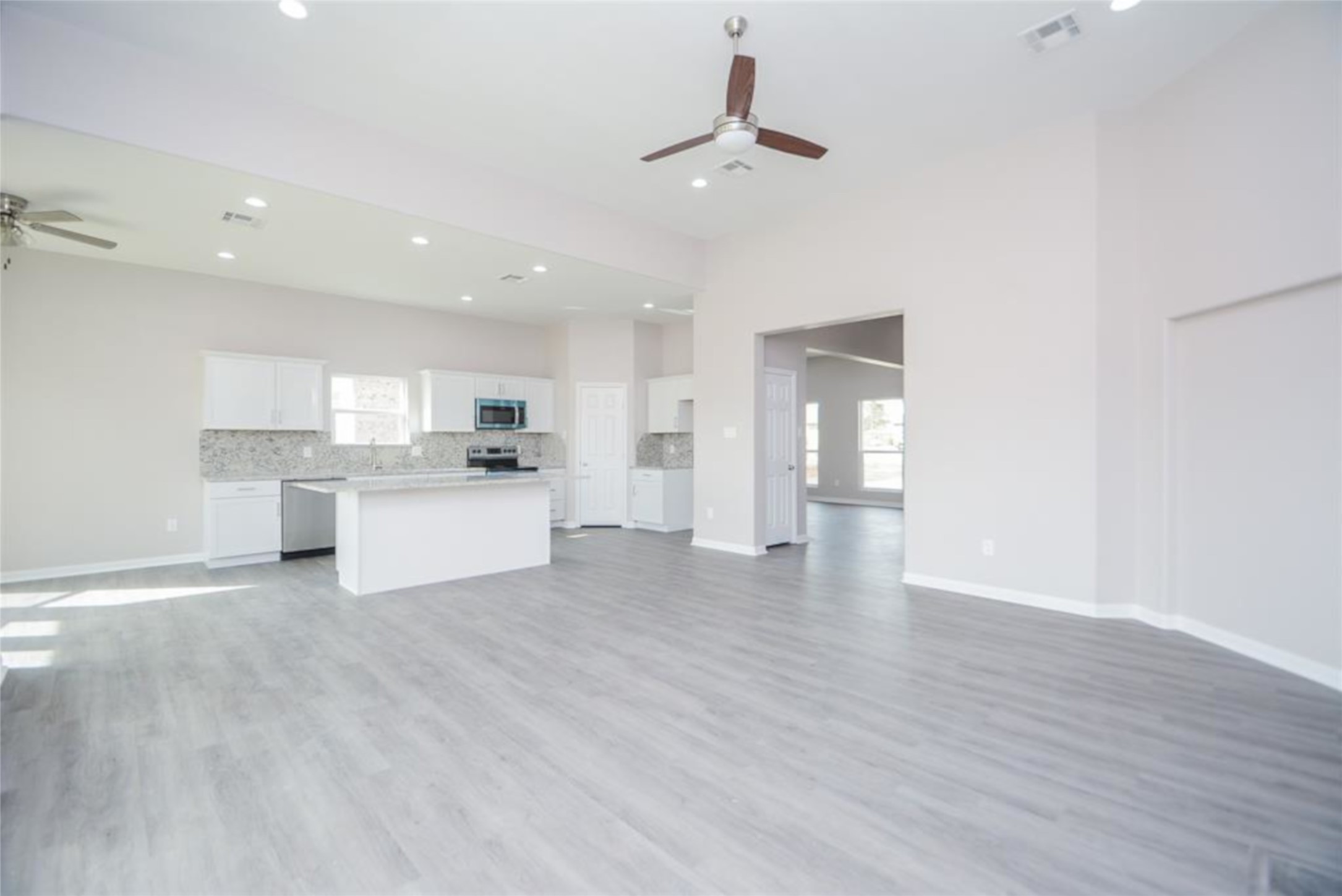 12328 North Chestnut Hills Road Conroe, TX 77303 - Photo 11 of 44 Gallery Image 11
