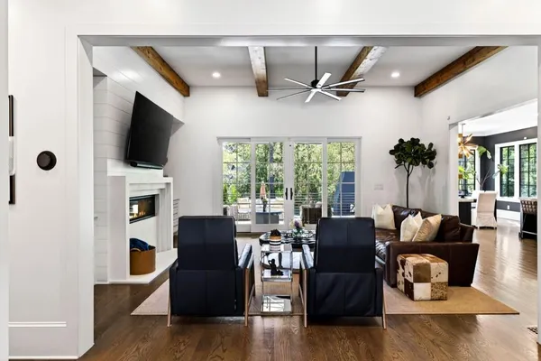 $2,350,000 | 4075 Peachtree Dunwoody Road, Atlanta, GA 30342