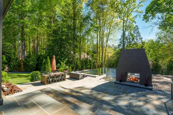 $2,350,000 | 4075 Peachtree Dunwoody Road, Atlanta, GA 30342