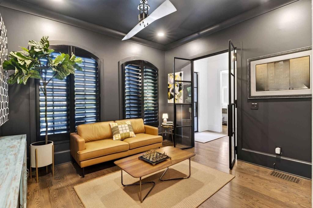 4075 Peachtree Dunwoody Road Atlanta, GA 30342 - Photo 18 of 43