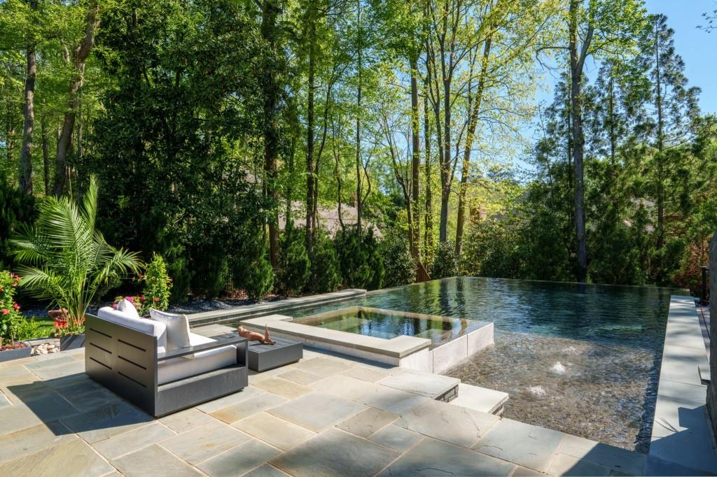 4075 Peachtree Dunwoody Road Atlanta, GA 30342 - Photo 20 of 43