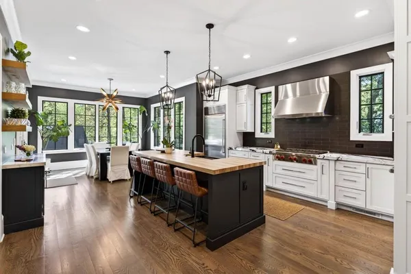 $2,350,000 | 4075 Peachtree Dunwoody Road, Atlanta, GA 30342