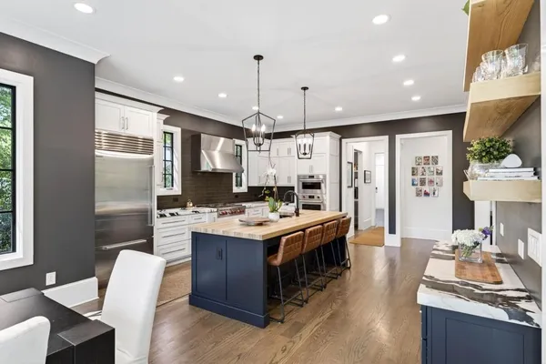 $2,350,000 | 4075 Peachtree Dunwoody Road, Atlanta, GA 30342