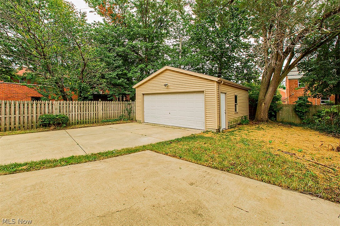 3918 Faversham Road Cleveland, OH 44118 - Photo 5 of 25