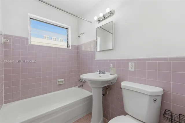 $1,800 | 126 Southwest 18th Avenue, Unit 10, Miami, FL 33135