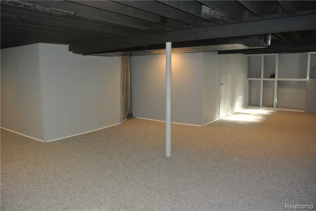 16941 Farmington Road Livonia, MI 48154 - Photo 17 of 24 DSC_6208.JPG