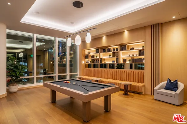 $5,800 | 1000 West 8th Street, Unit 3210, Los Angeles, CA 90017