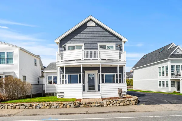$700,000 | 501 Ocean Boulevard, Unit 1, Hampton, NH 03842