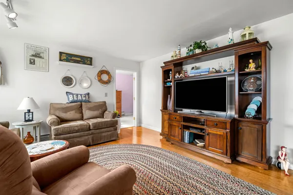 $700,000 | 501 Ocean Boulevard, Unit 1, Hampton, NH 03842