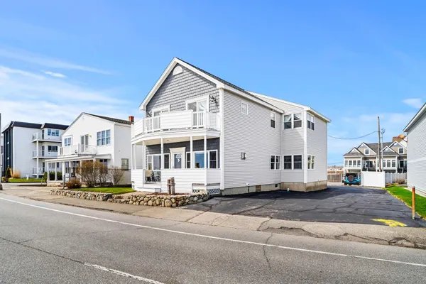 $700,000 | 501 Ocean Boulevard, Unit 1, Hampton, NH 03842