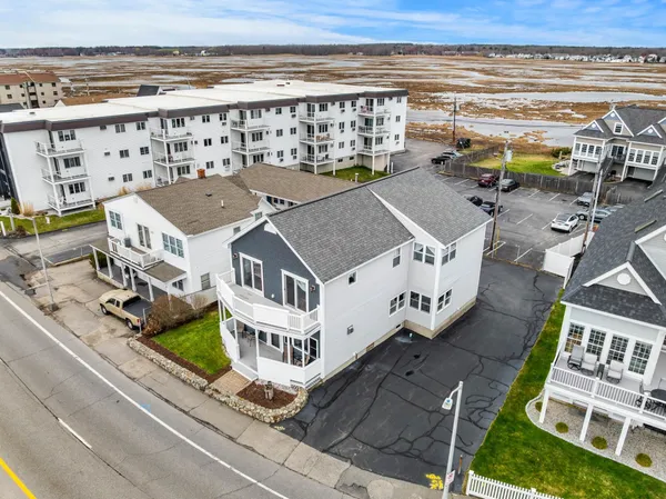 $700,000 | 501 Ocean Boulevard, Unit 1, Hampton, NH 03842