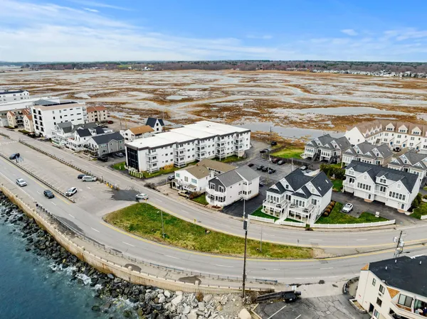$700,000 | 501 Ocean Boulevard, Unit 1, Hampton, NH 03842