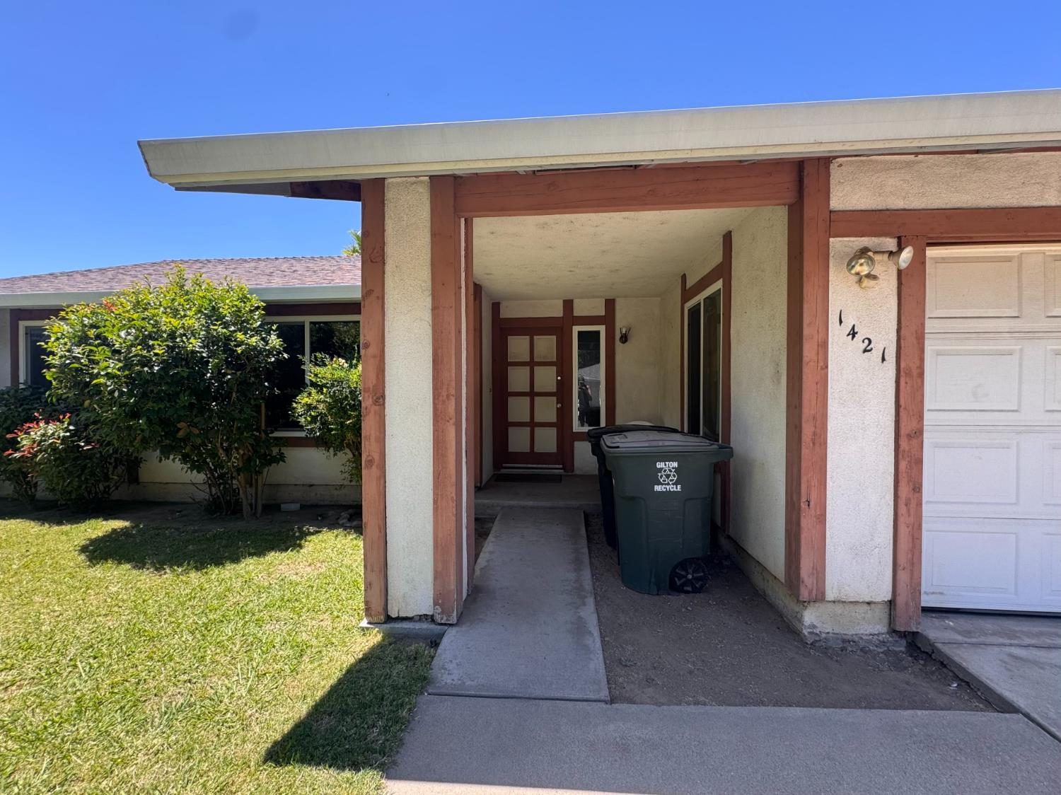 1421 Raquel Lane Modesto, CA 95355 - Photo 3 of 17