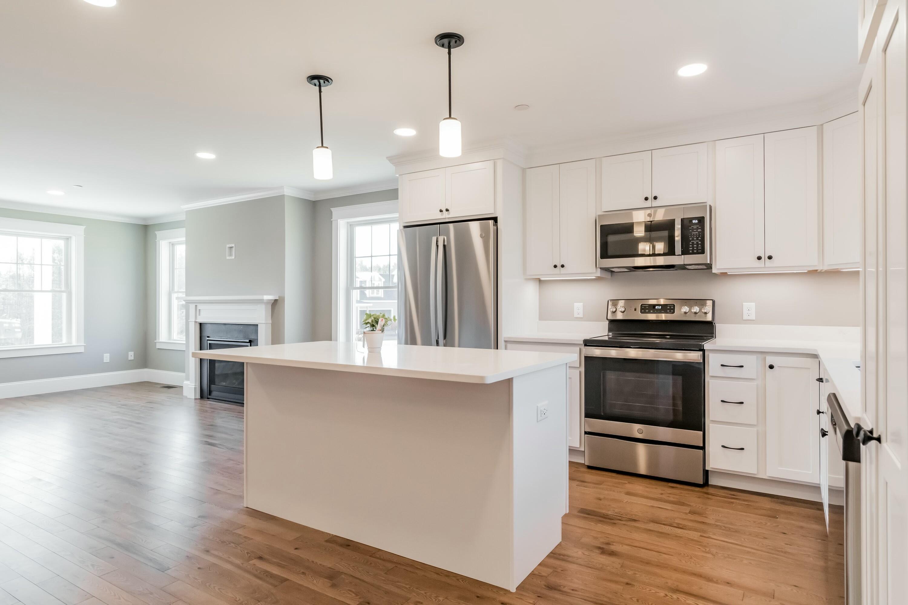 192 Falcon Crest Drive, Unit 59 Gorham, ME 04038 - Photo 5 of 37 tempImagevGcjJQ