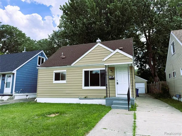 $1,400 | 24644 Lauren Avenue, Warren, MI 48089