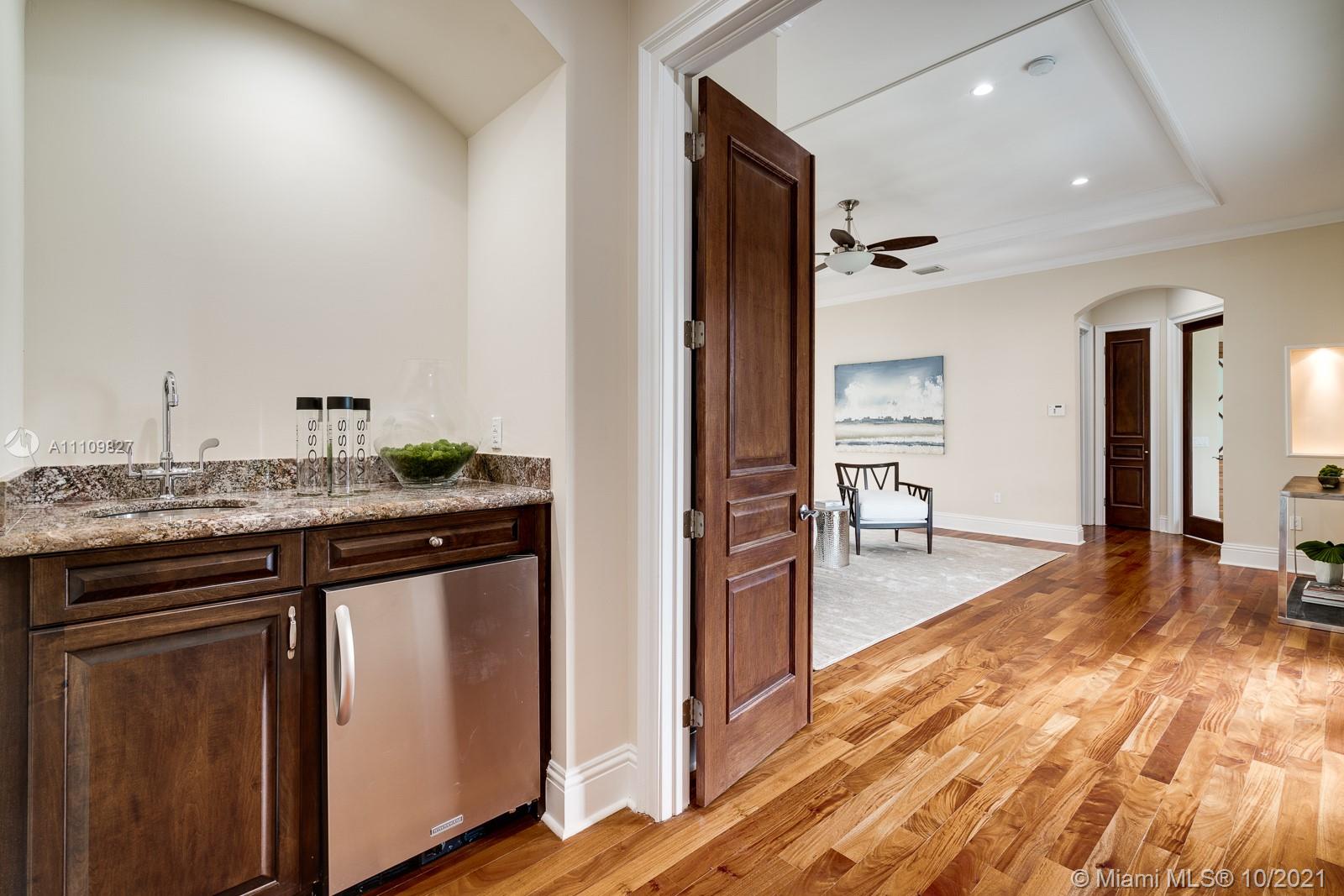 200 Ridgewood Road Coral Gables, FL 33133 - Photo 29 of 54