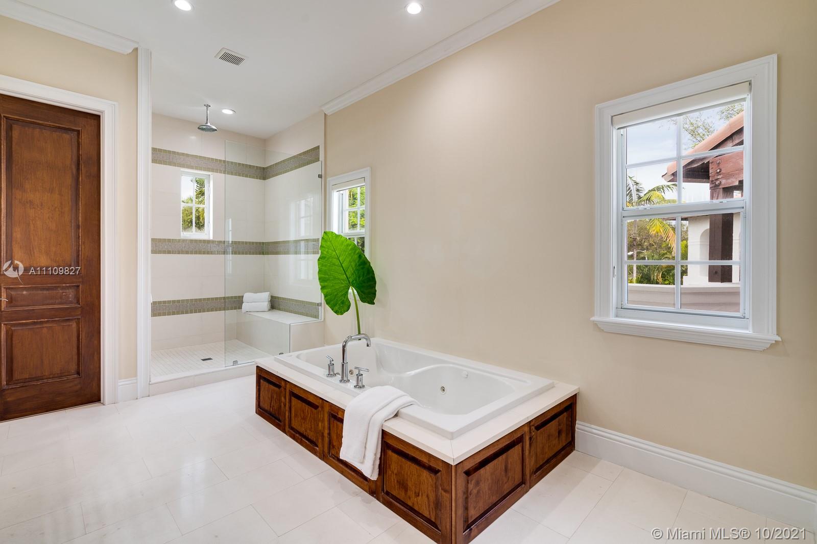 200 Ridgewood Road Coral Gables, FL 33133 - Photo 37 of 54