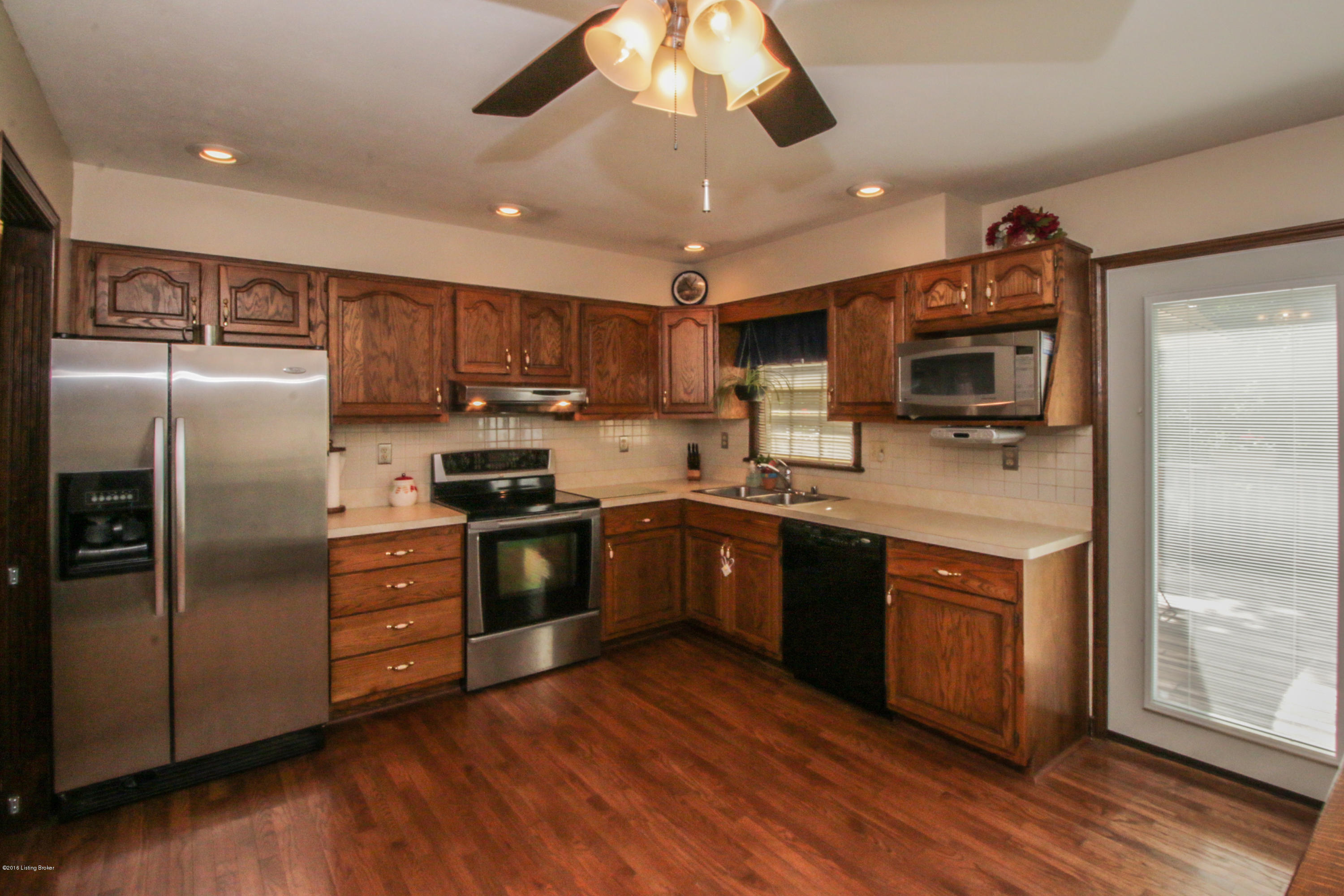 3008 Lexham Road Louisville, KY 40220 - Photo 15 of 58 24