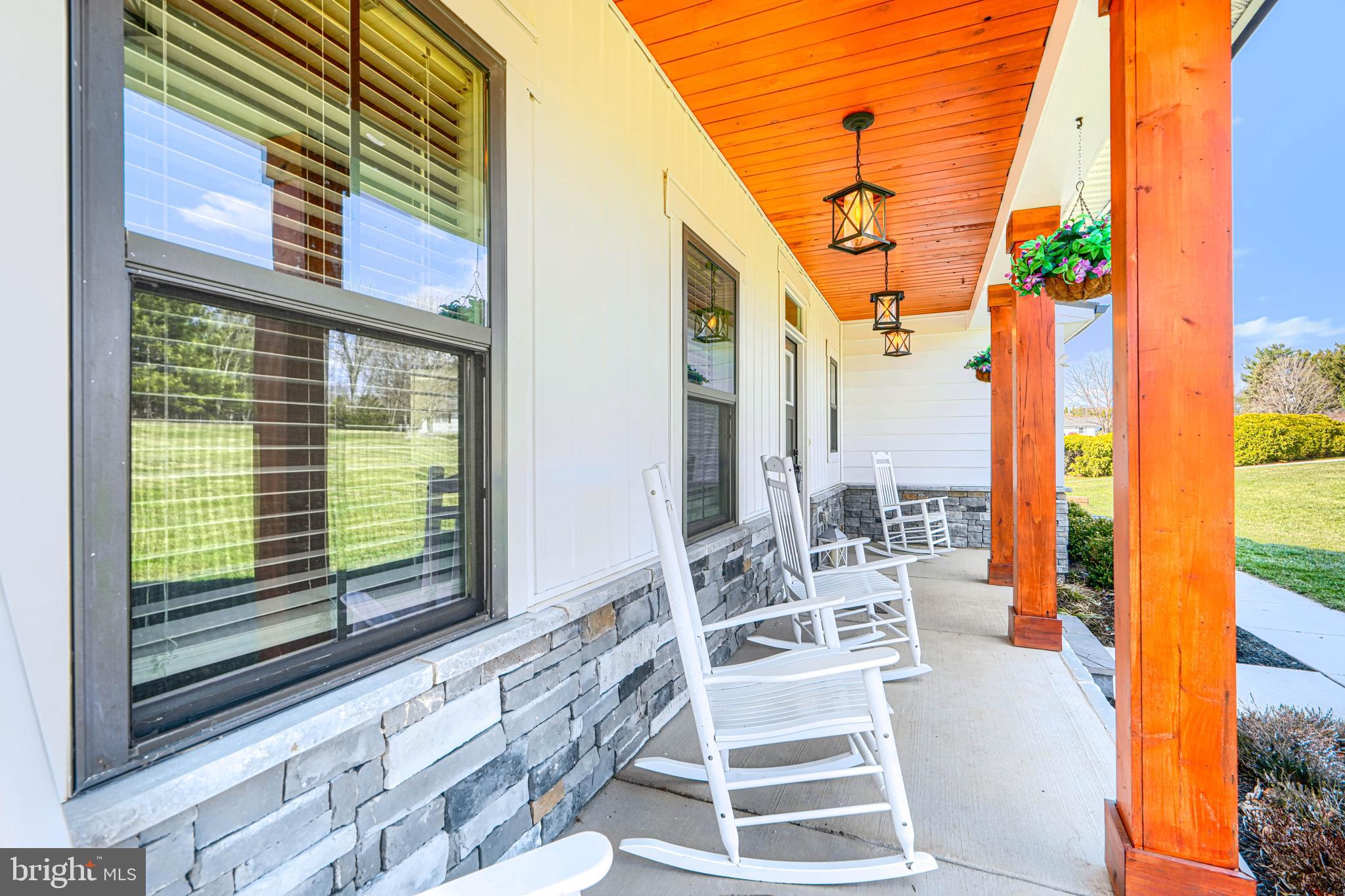 2553 Hanover Pike Hampstead, MD 21074 - Photo 5 of 60