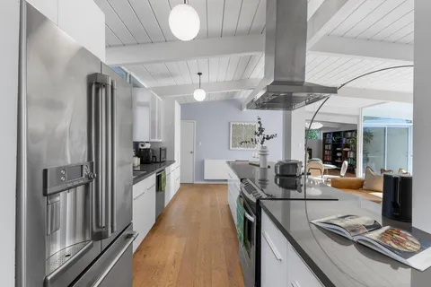 $1,999,800 | 637 Vanessa Drive, San Mateo, CA 94402