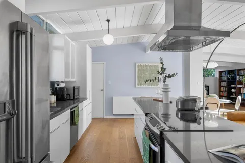 $1,999,800 | 637 Vanessa Drive, San Mateo, CA 94402